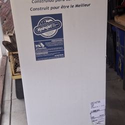 BRAND NEW Bradford White 40-Gal Ultra-Low NOx Water Heater + 10-Yr Warranty