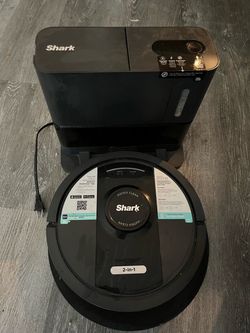 Shark Matrix Clean 2-in-1 Robot Vacuum with Base