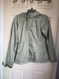 Columbia Lightweight Hooded Windbreaker Rain Jacket – Sage / Light Green