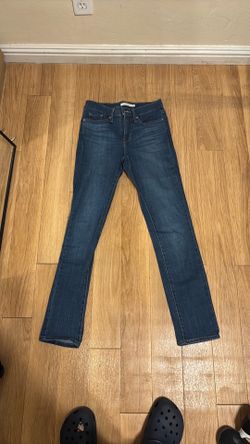 Brand:Levi’s, Model: Shaping Slim, Color: Dark Wash, Size: 26x30
