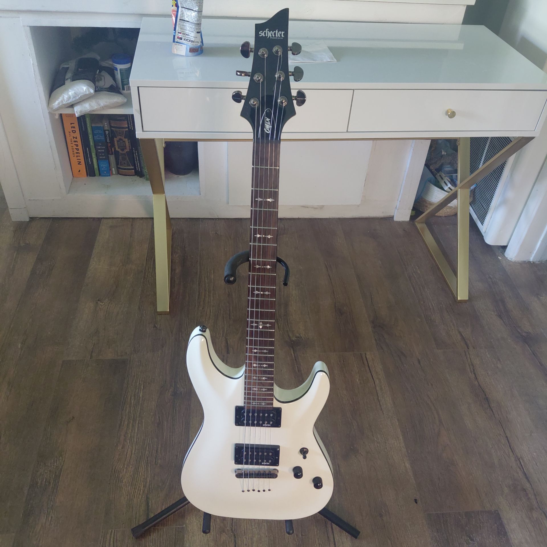 Schecter Omen