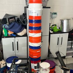 5 Gallon Buckets With Lids
