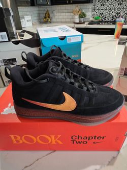Nike Book 2 Size 9.5 Mens