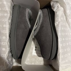 Grey Ugg Tasman 