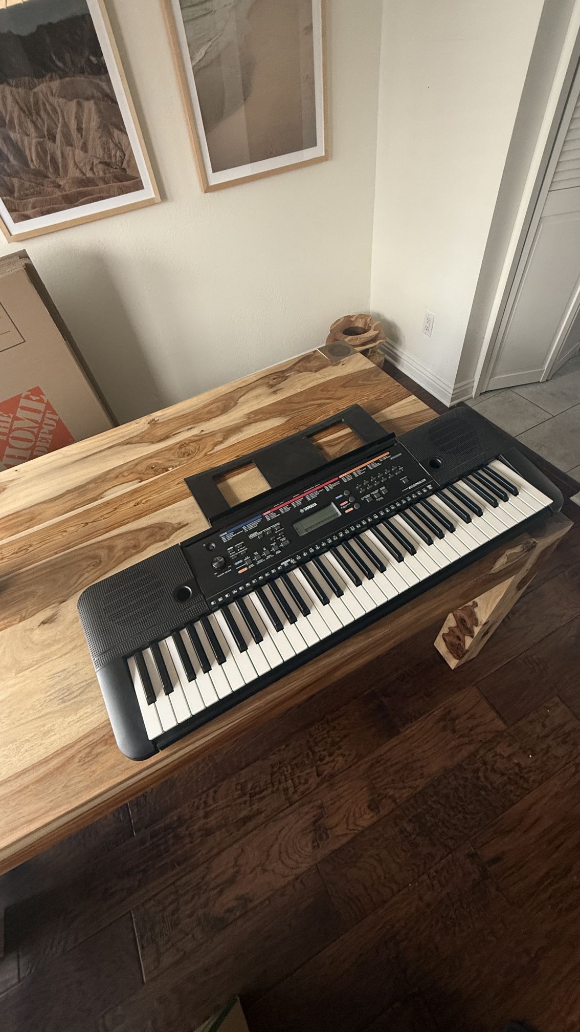 Yamaha PSR-E263 Portable Keyboard – Excellent Condition