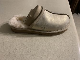 Big kids UGG Slippers