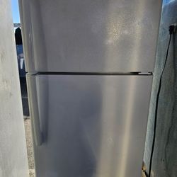 White GE Refrigerator/3 Months Of Warranty And Free Local Delivery 