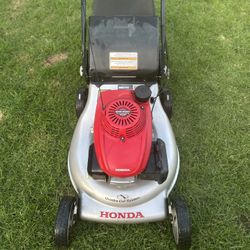 Lawnmower Honda HRR216 Gas Lawn Mower