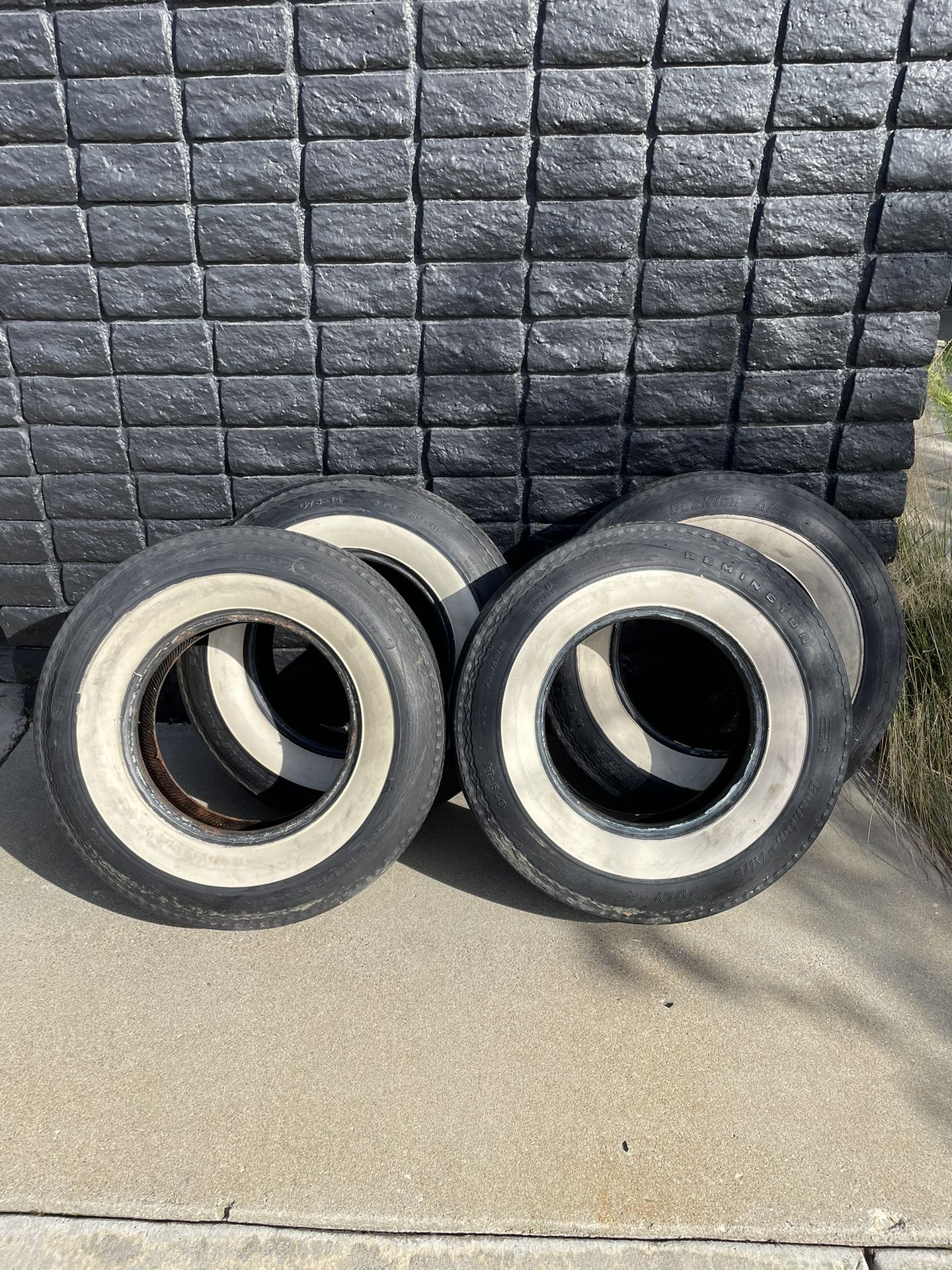 14” White Wall Tires