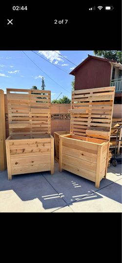 Cedar Wood Raised Planter Boxes with Trellis