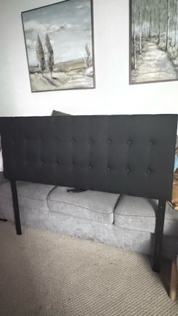 Like new Black bed frame Full/queen