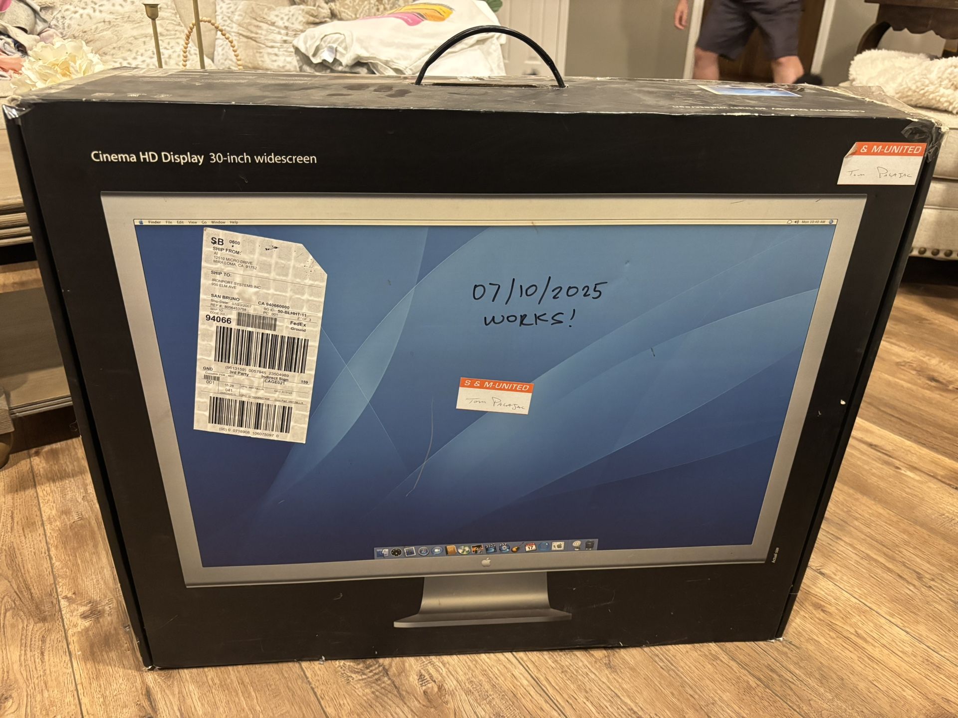 Cinema HD Display 30-inch Widescreen Monitor