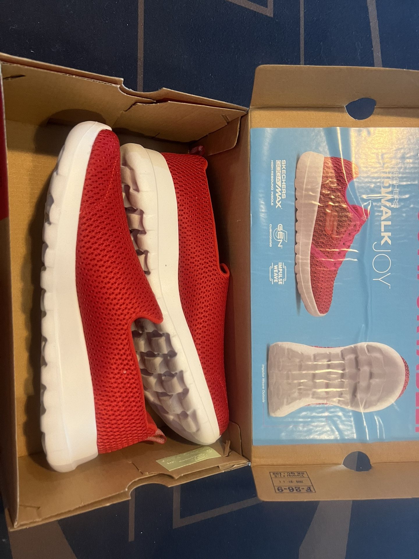 Skechers