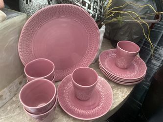 Set Of 13  Pieces, 6 Small Plates , One Large Plate , 6 Cups 