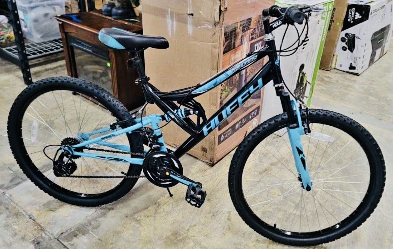 HUFFY 18 SPEED WOMANS MOUNTAIN BIKE