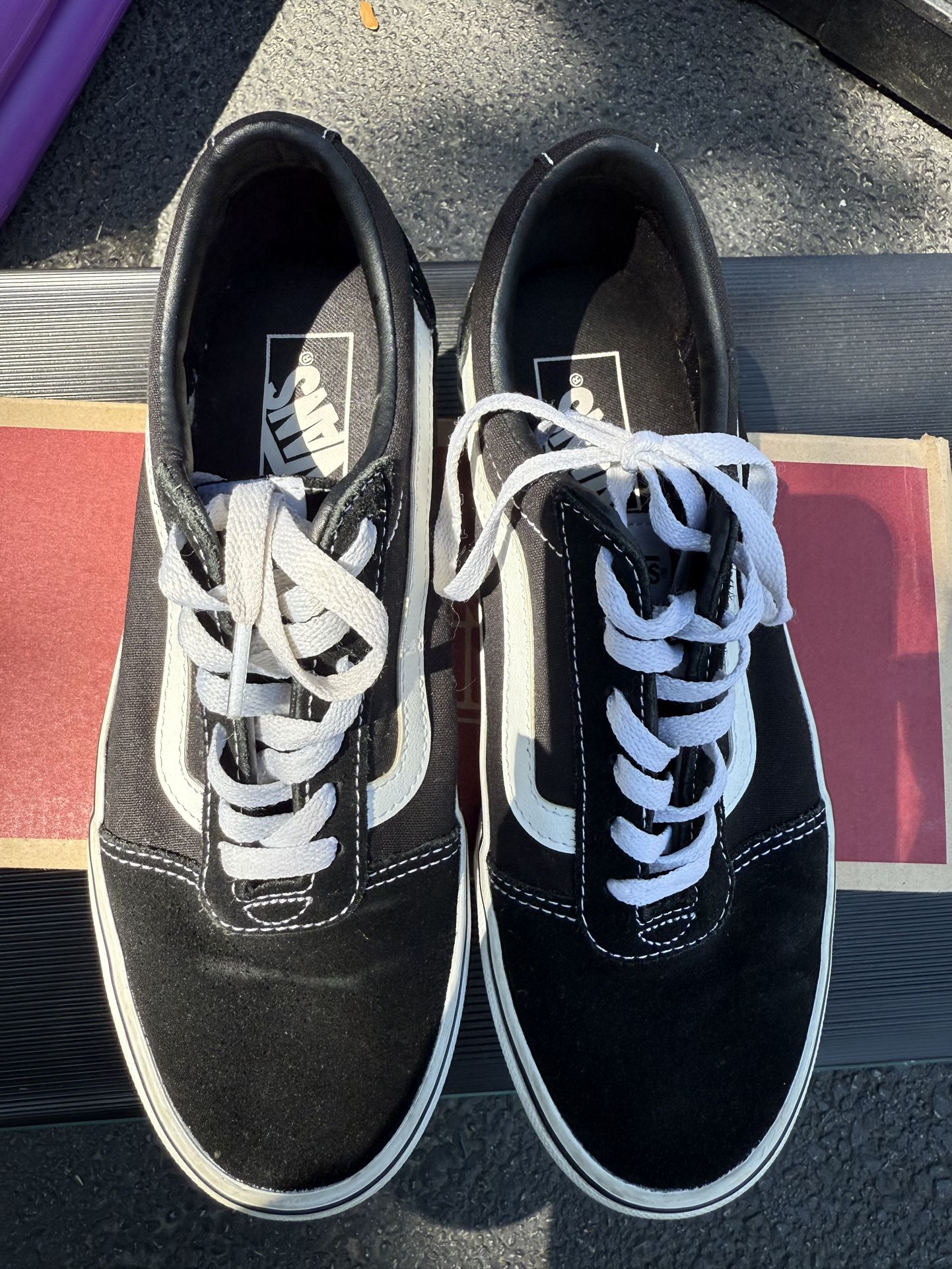 Women Vans Size 8