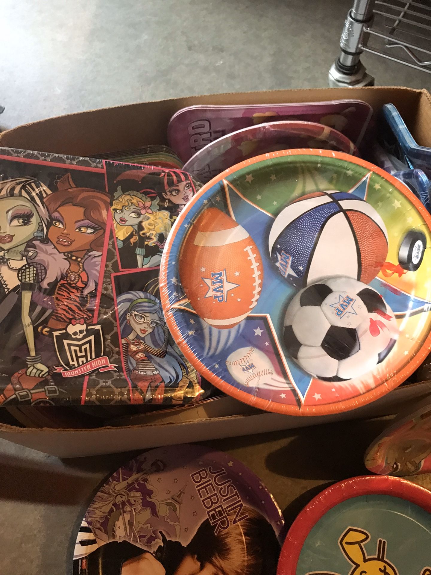 Platos desechables (carton)