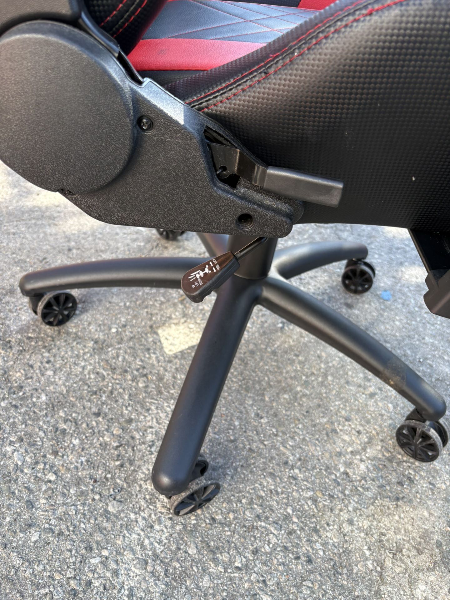 Red Adjustable Gaming Chair Leather Red Stitching Games Video games & Consoles