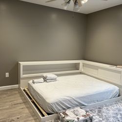Pottery Barn Queen Costa Platform Lounge Corner Bed