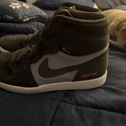Men’s Size 13 Nike Sneakers 
