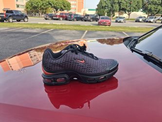 Brand New And Original Kid's Nike Air Max's TN Sneakers size 6.5y and 7y