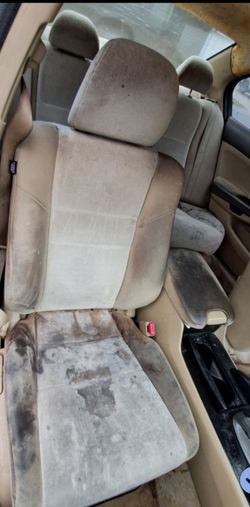DETALLADO DE CARROS Y DESMANCHADO DE ASIENTOS Y CARPETAS
