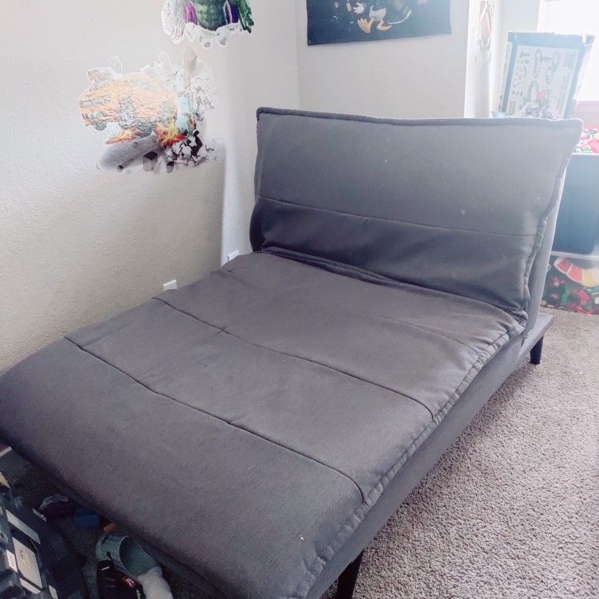 Futon / Couch