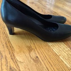 Walking Cradle Joy heels Size 9.5 Narrow