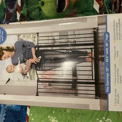 Regalo Extra Tall Safety Baby Gate BRAND NEW