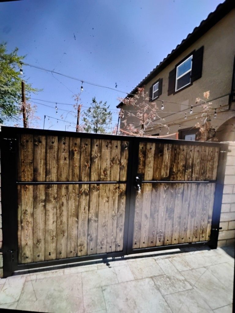 Custom Doble Gate