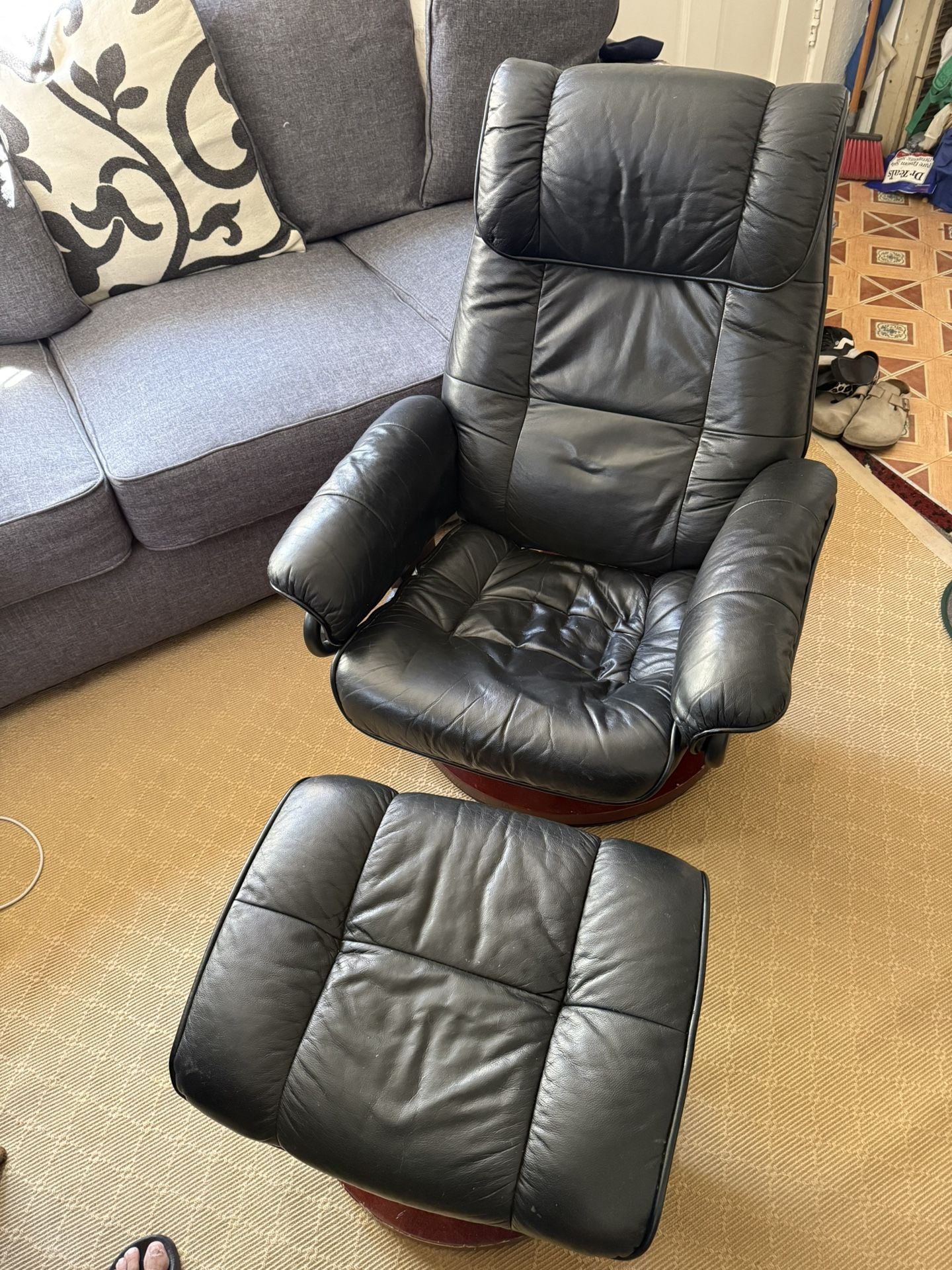 Ottoman Recliner Chair W Stand