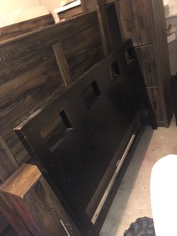 Queen Bed Frame W Mattress