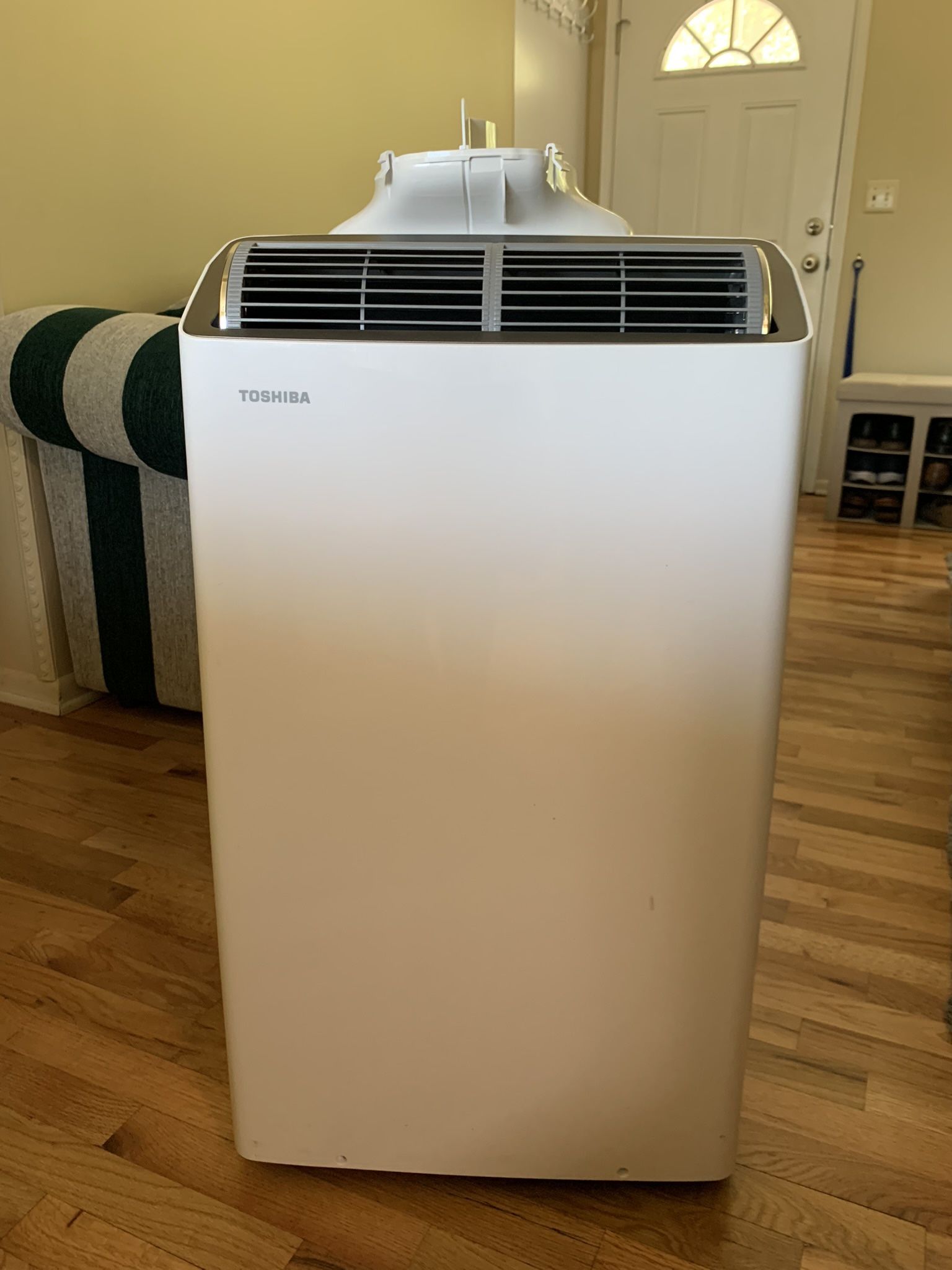 Toshiba Portable Air Conditioner/Heater 14,000/12,000 BTU