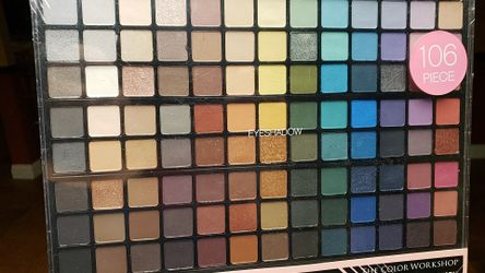 Color workshop 106 piece shadow set with brushes.