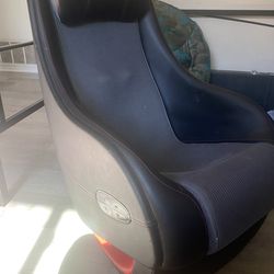 Brookstone REACT massage chair