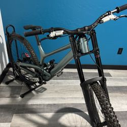 Yt Tues Core 2 Large With Upgrades Never Ridden Downhill Mountain Bike