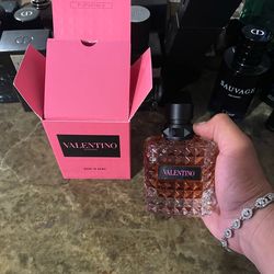 Valentino Donna perfume