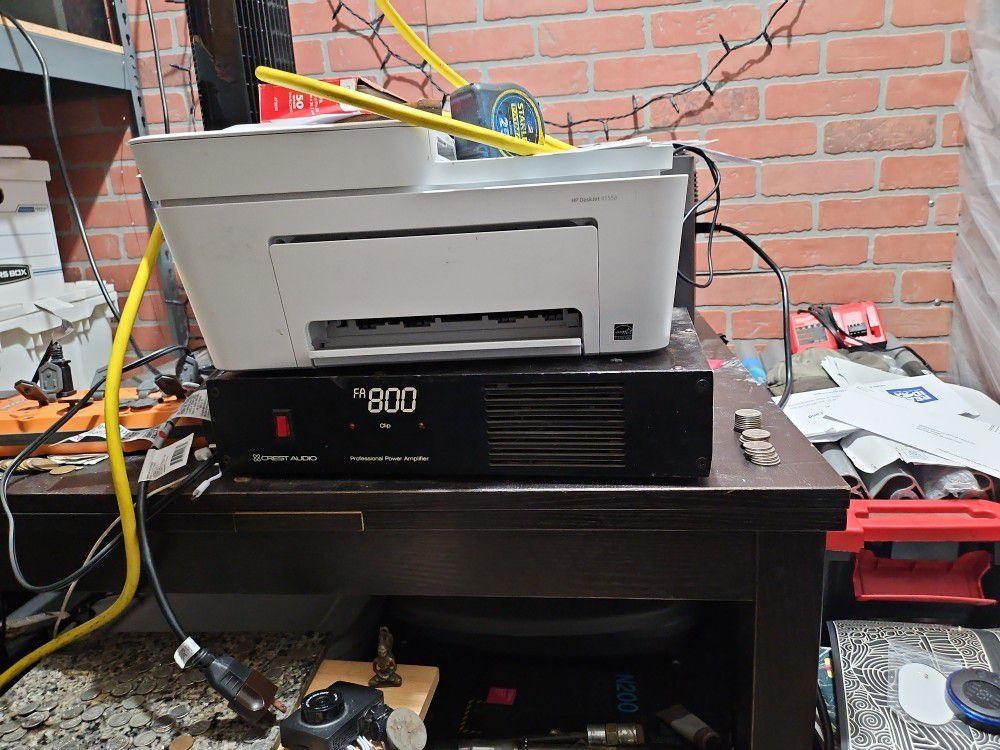 Crest Audio Amplifier