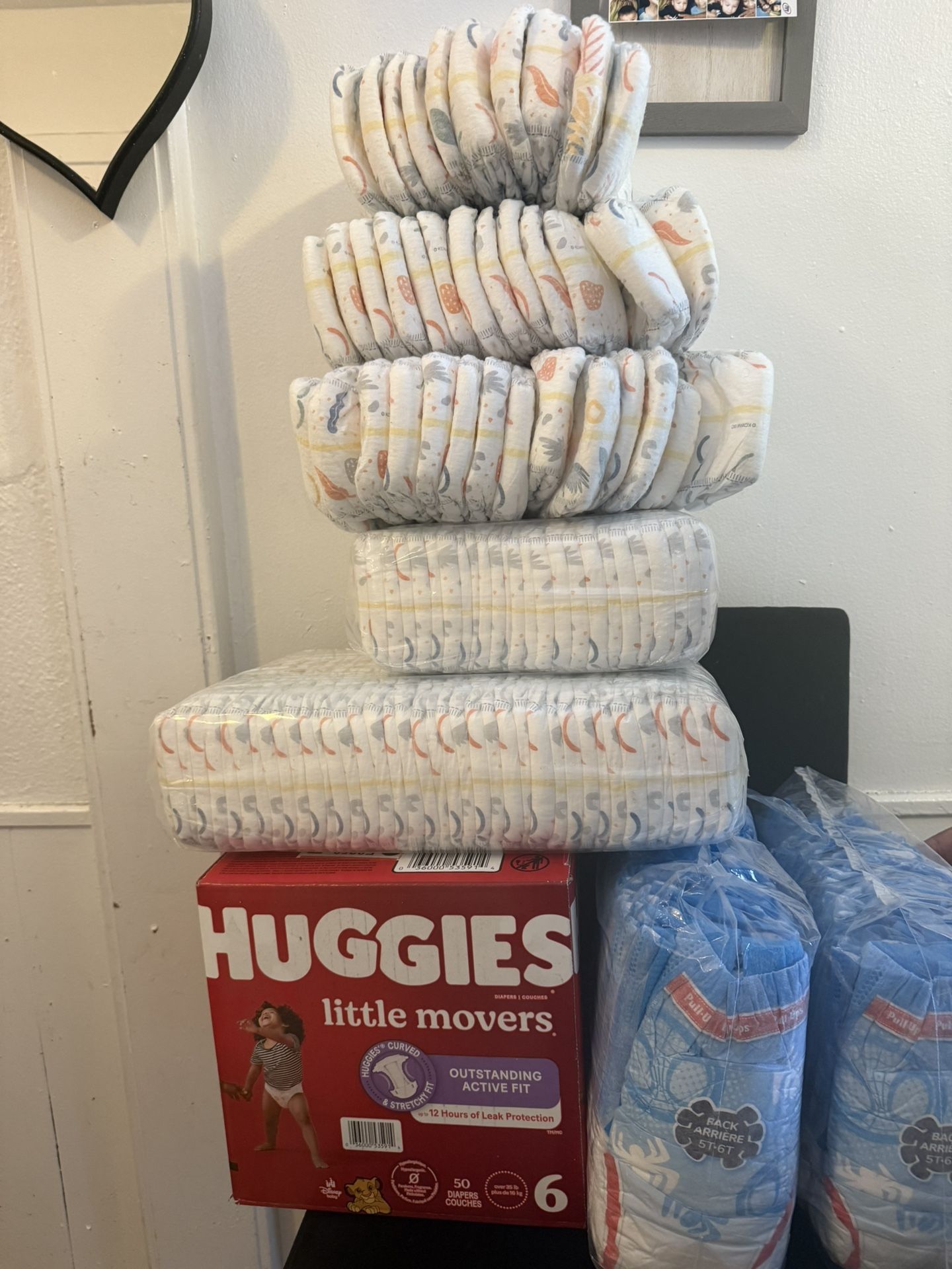 Huggies Diapers & Pull Ups SIZE 6
