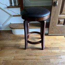 Spinning Bar Stool