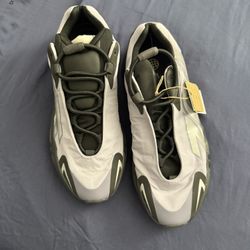 Yeezy 700 Purple