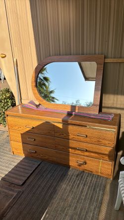 Droor and mirror