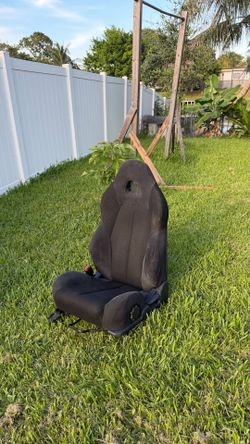 Universal Racing Bucket Seat w/ Sliders & Rails