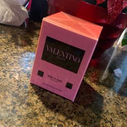 Valentino Perfume