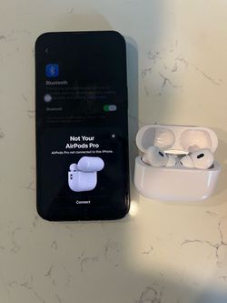 Apple AirPods Pro with Charging Case