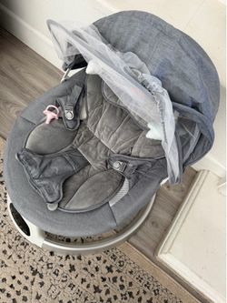 Baby swing with bluetooth