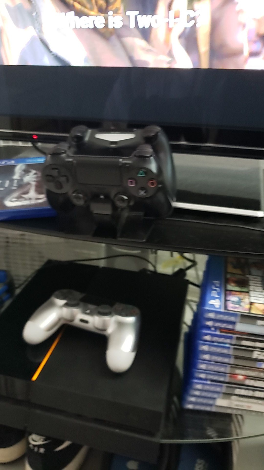 Ps4 3 controllers, headset 500gb will consider trade. Make offer