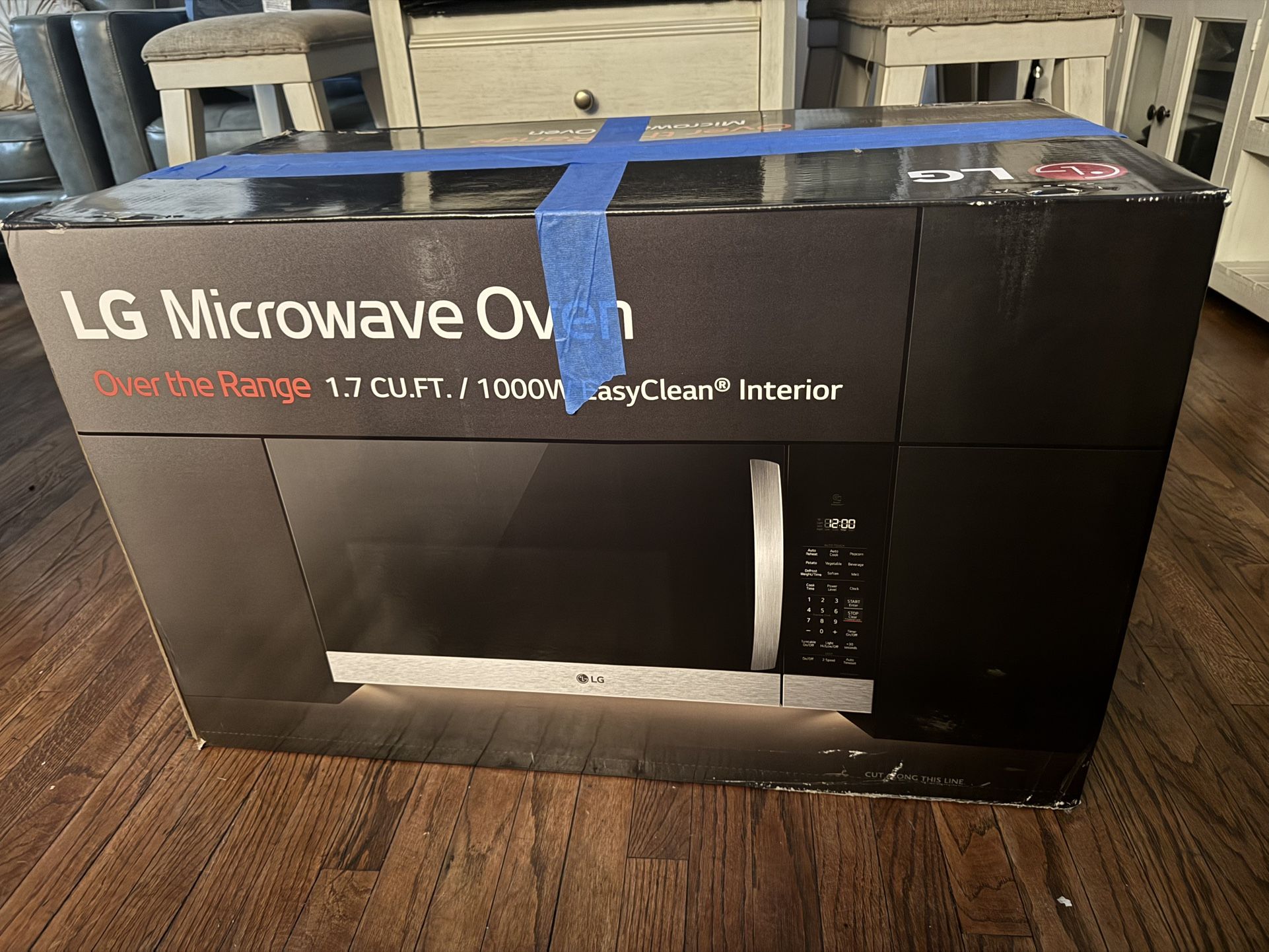 LG MICROWAVE OVEN (1.7 CU.FT/1000w)