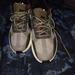 Nike Runner Ups Size 11