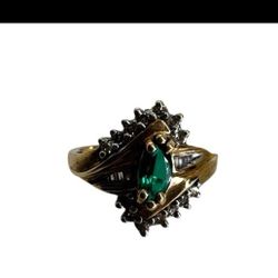10k Emerald/ Natural Diamond Size 7